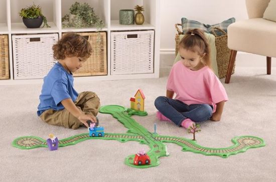 Peppa Pig Whizz-Around-Peppa's Runabout Town Set-08346